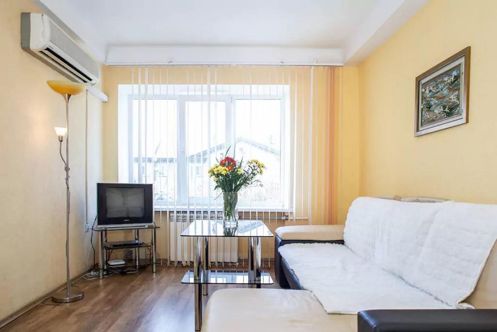 Apartment On Sobornyi Avenue Zaporizhia Exterior photo